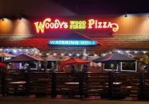 Late-night pizza at Woody's Pizza, Folly Beach